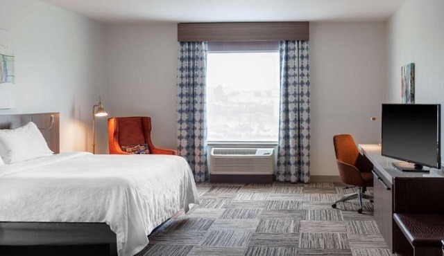 Pet-Friendly Comfort w/Indoor Pool | Near Clinton Library