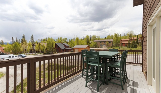 Pet Friendly! Easy Access to Trails and Skiing, Private Indoor Hot Tub!