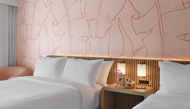 Pet-Friendly Room Near Waikiki Beach – Perfect for Families | With Swimming Pool