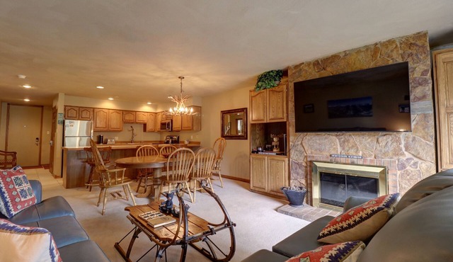 Pet Friendly, Spacious, Mountain Views SB102