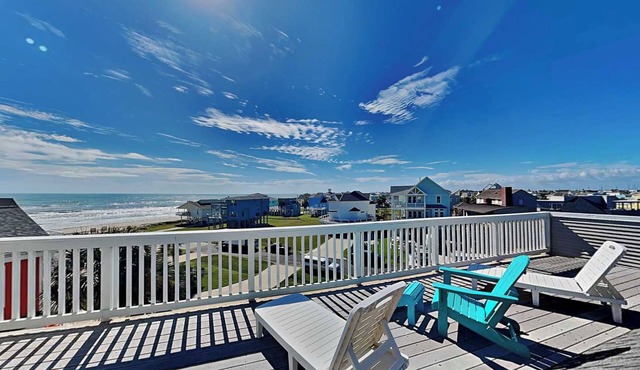 Pirates' View of the Sea | Private Pool