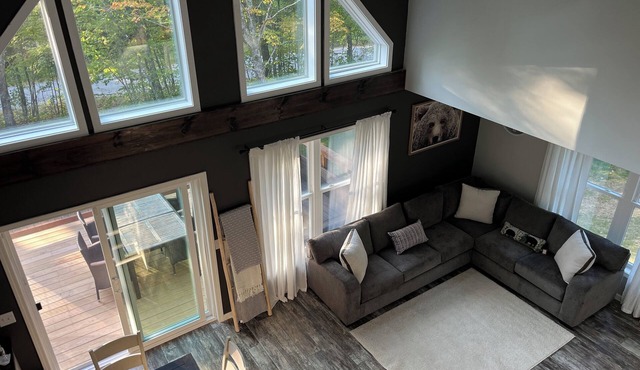 Plan for fall foliage in the Lakes-mountain region. Brand New 3 Bedroom Chalet