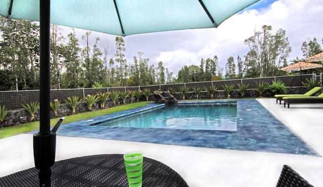 Plantation Style Home on 2 Acres with Pool with Air conditioning.