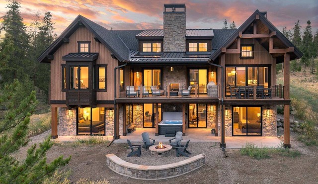 Pole Creek Home 739 I Great Views I Private Hot Tub I Bunks I Game Room I Discounted Attractions