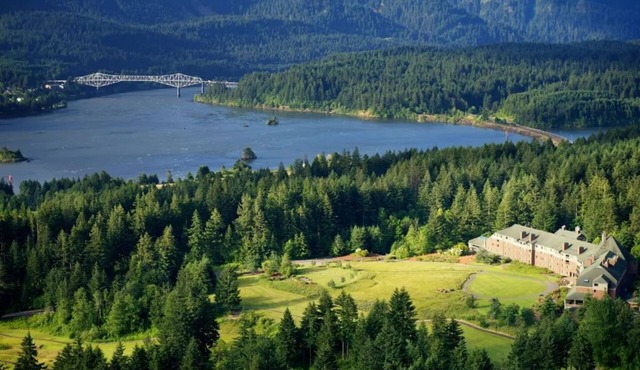 Premier Room with Luxe Comfort and River Views