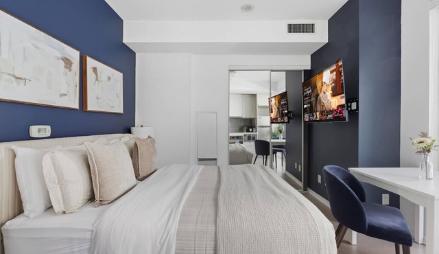 Premium Central Studio Apartment, Walk to CNTower in Toronto