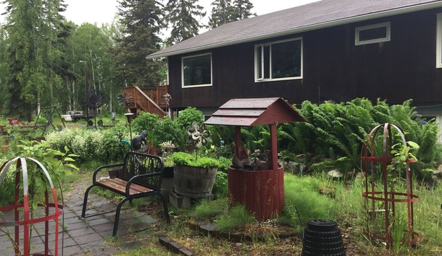 private entrance 1 bedroom/bath by airport & shopping Fairbanks with WiFi