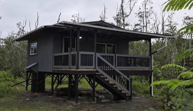 Private jungle retreat with AC and WiFi near Volcano