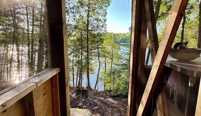 Private Lakefront Glamping on 95 Acres, Rooftop Tent right on the Lake