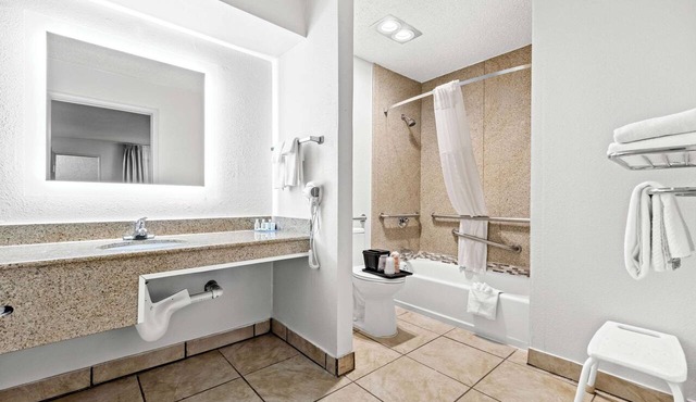 Quality Inn Plainview in Plainview