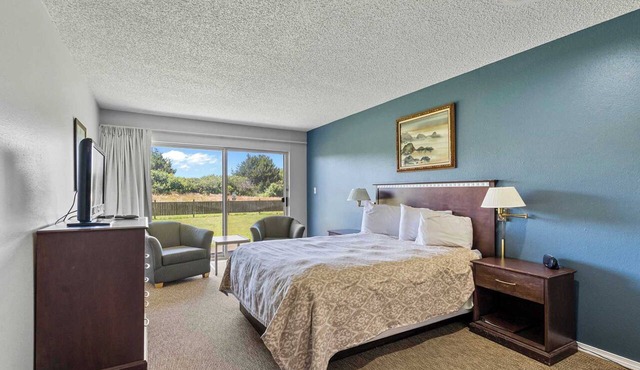 Queen Studio, Ground Floor - Pool & Hot Tub Access