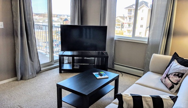 Quiet 2BR2Bath Close to Westview U/G Parking