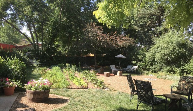 Quiet Getaway with easy access downtown