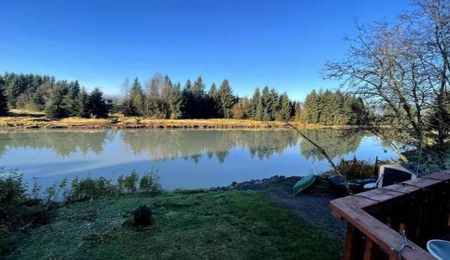 River Retreat on The Mendenhall/Near Airport and Shopping