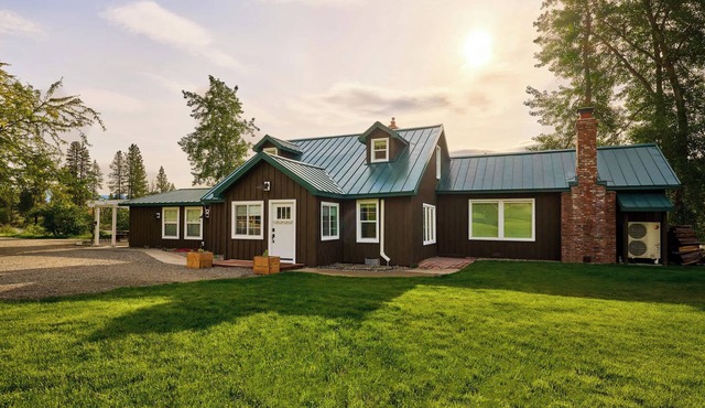 River's Edge Ranch - 4BR ranch house + guest suite