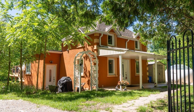 Riverfront Cottage with 2 Geodesic Domes