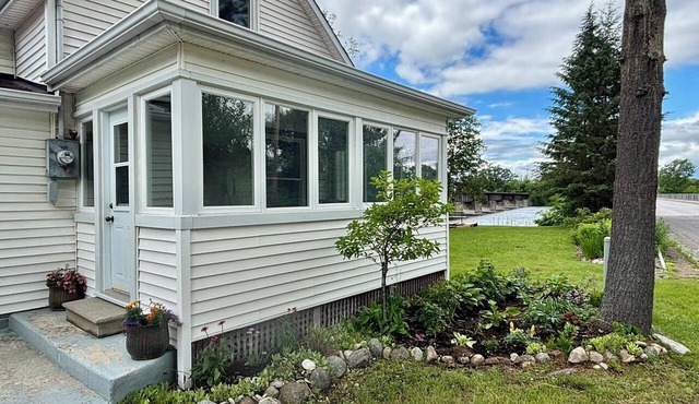 Riverfront Home on the Trent · Private Dock, Sunroom, Great Fishing in Quinte West