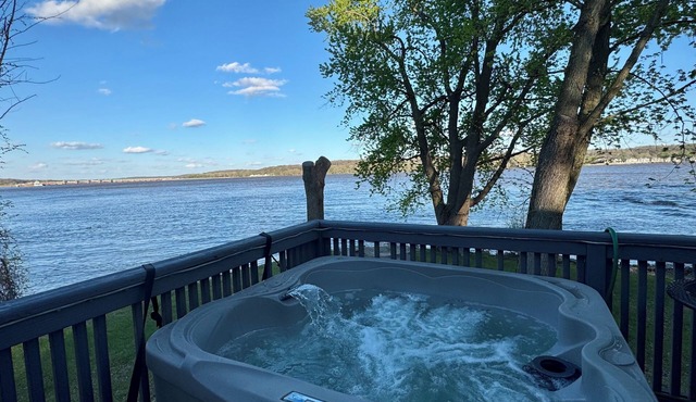 Riverfront Home with Hot Tub, Fire Pit & Scenic Views in Bettendorf