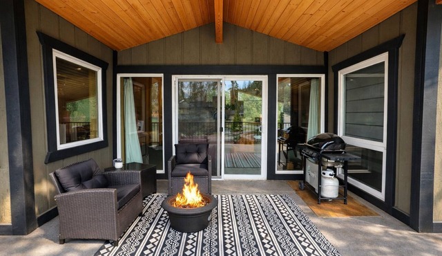 Riverside Loft Suite | Live Like a Local | Firepit