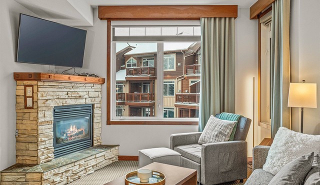 Romantic Mountain Escape – Outdoor Hot Tubs & Private Balcony! in Canmore