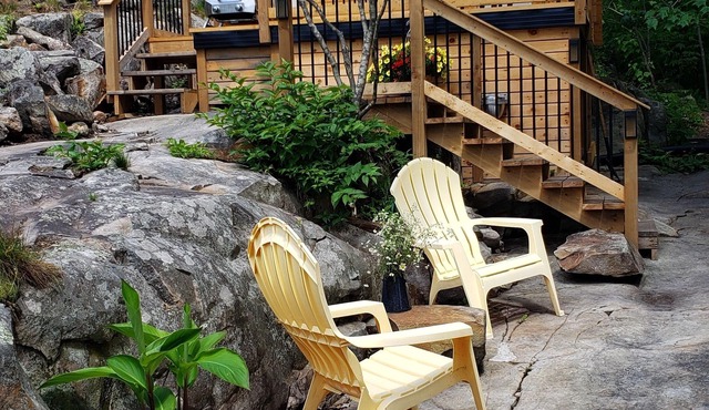 Rustic retreat ( water access only) 12 min North of Blind River