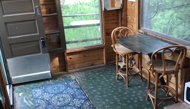 Rustic Treehouse on fabulous private boating, fishing and swimming lake