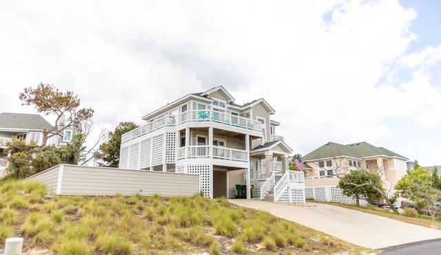 Salty Paws. Pet Friendly. Minutes to Beach. Horizon Ocean Views.