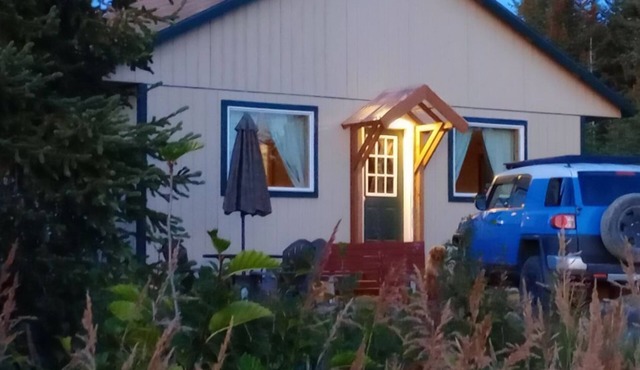 SANDHILL COTTAGE- Secluded Retreat-In-The-Woods, Ocean Views, minutes to Homer!