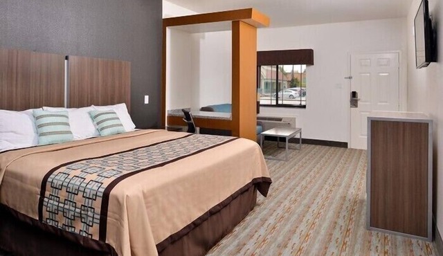 Scottish Inn & Suites in Conroe