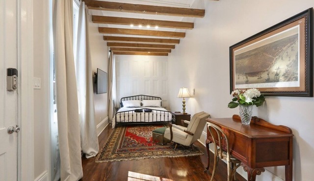 Secluded 1886 Garden District Carriage House