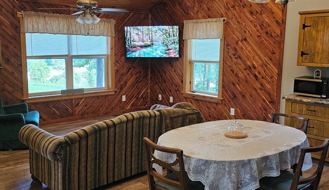 Secluded Private Beautiful Cabin in the foothills of the Missouri Ozarks in Mill Spring