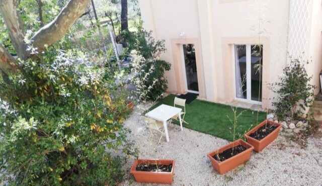Self-contained studio near calanques Cassis Aix Marseille in Roquevaire