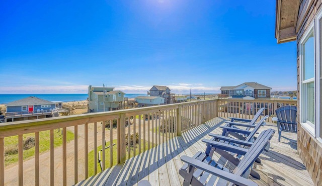 Semi-Oceanfront Dog Friendly Home w Newly Remodeled Kitchen, Grill, Beach Nearby