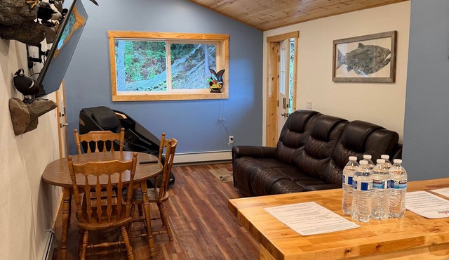 Serenity Adventures - Sunnyside Bunkhouse