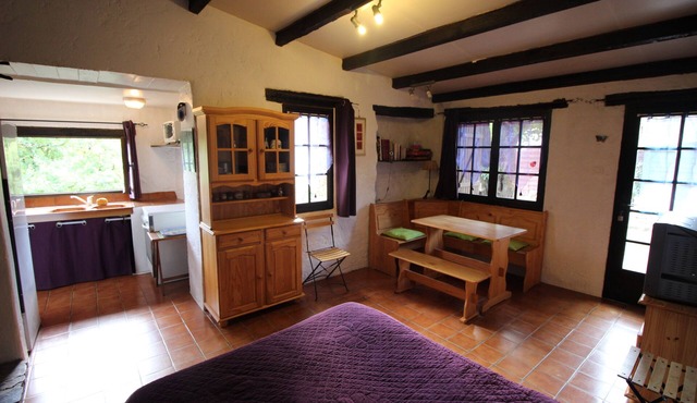 Small cottage with WIFI, in the middle of nature - Cathar country and near castles in Laroque-De-Fa