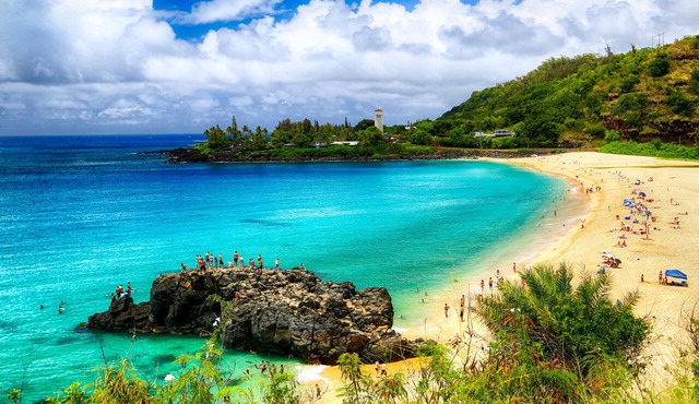 Spacious 2 Units Retreat at the Ilikai Hotel – Accommodates 10 Guests