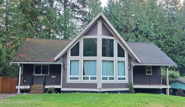Spacious 3BR Getaway Near Beaches & Parks