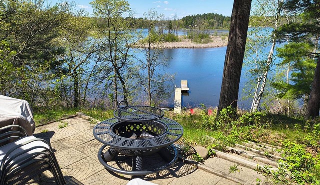 Spacious 4-bedroom/3 bath Paddle and Play Lake Home in beautiful Nisswa