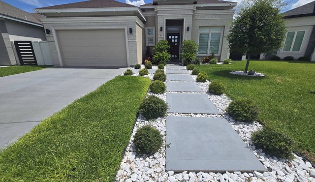 Spacious, Comfortable Texas Stay for Extended Business & Family Visits. in Pharr