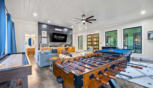 Spacious Luxury Cabin for Families & Friends in Broken Bow