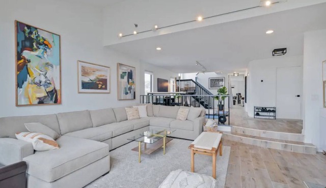 Spacious Modern Luxury Duplex 20 min from NYC