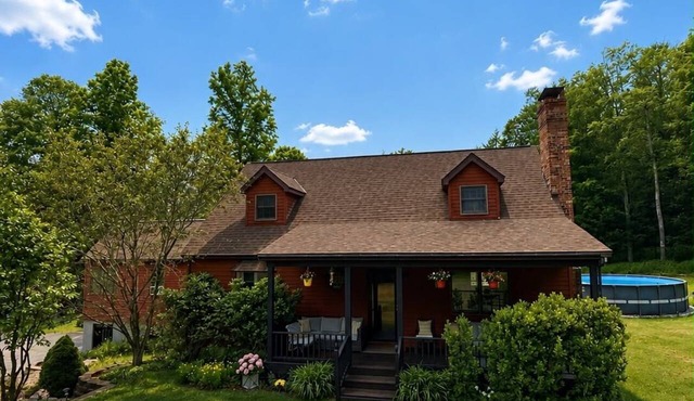 Spacious Villa - Windham Town | 6BR, 4 BA, XL Pool, Hot Tub & Cinema, Gardens in Windham