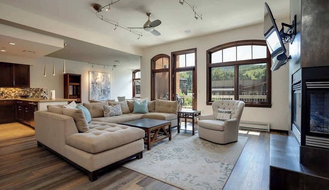 Sprawling Condo | Central Downtown | Free Shuttle