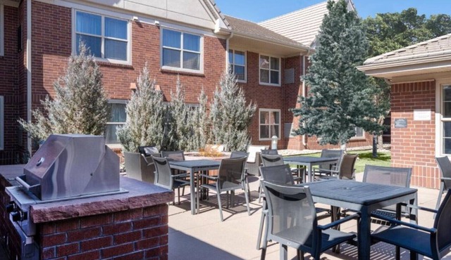 Stay at our modern extended stay hotel in Louisville, CO