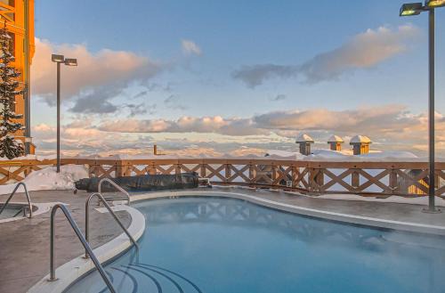 Stonegate Resort Unit C402 in Big White