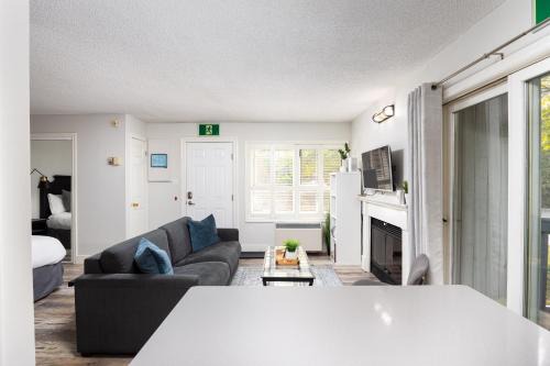 Studio Condo @ North Creek|Pool/Hot Tub/Crave TV