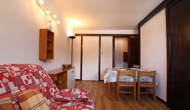 Studio sleeping area 4 pers, southwest balcony, Serre-Chevalier in Saint-Chaffrey