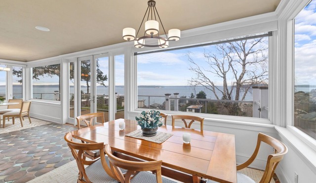 Stunning 180° Water & Mountain Views - Sleeps 8