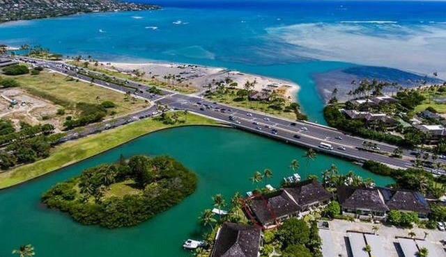 Stunning Marina Townhome with Ocean and Mountain Views