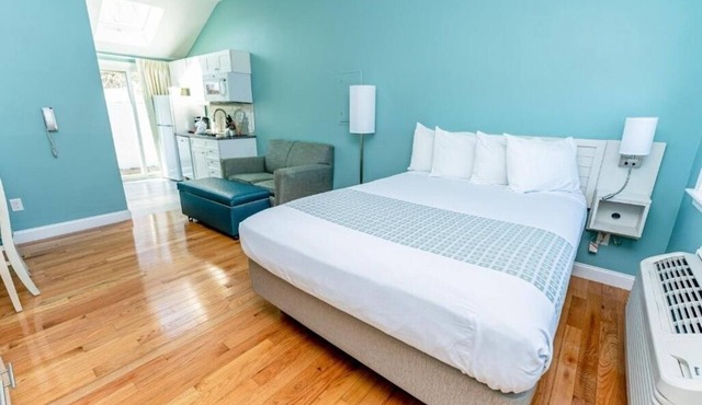 Stunning Studio Suite at The Edgewater Beach Resort in Dennis